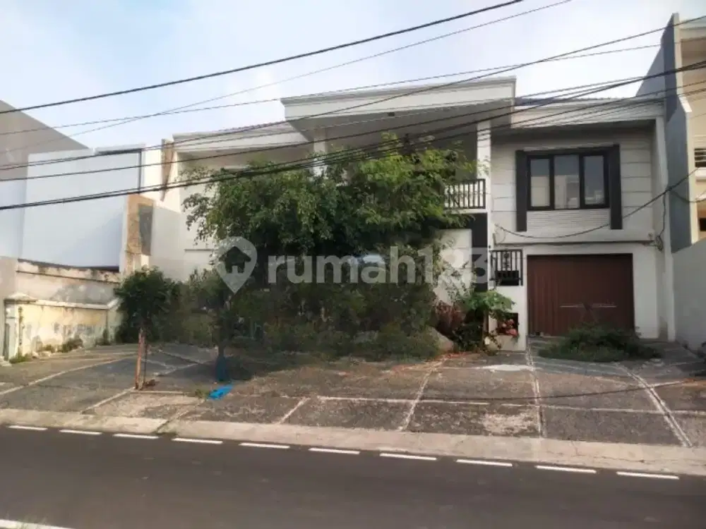 Rumah 2 Lantai Unfurnished Lokasi Strategis Luas 365 M2 di Cempaka Putih, Jakarta Pusat