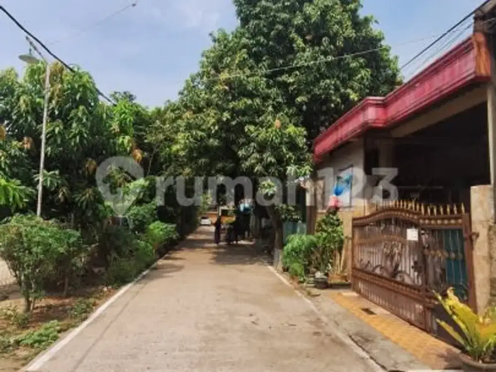 Turun Harga Rumah SHM Depan Taman 1,5 Lantai Luas 150 Meter di Perumahan Kompas Tambun Bekasi