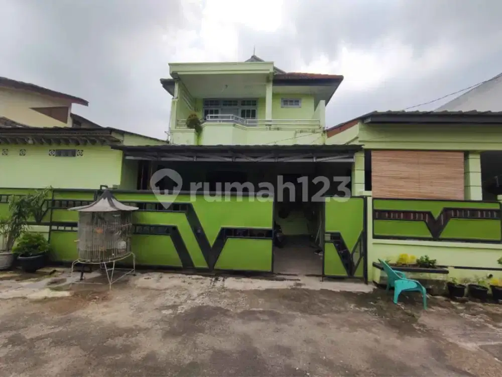 Rumah 2 Lantai Siap Huni 12 Kamar Cocok untuk Investasi SHM