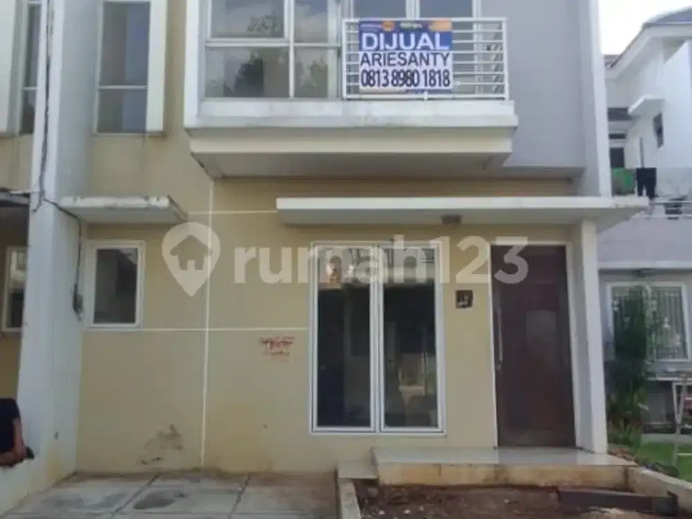 Rumah, 2 Lantai, SHM, Hook Dekat Akses Tol Cibubur Komplek Perumahan Aracelli Residence