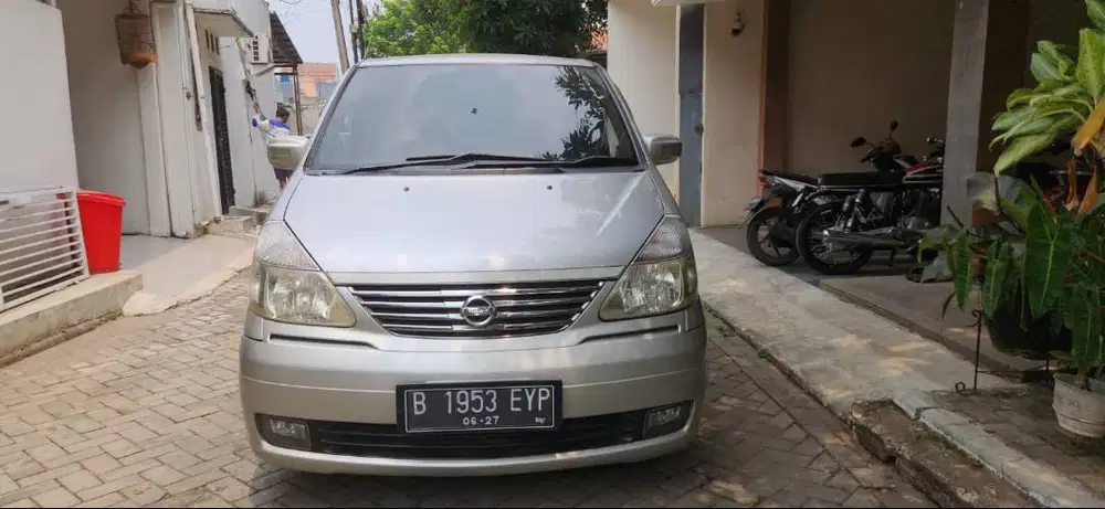 Jual Nissan Serena HWS AT 2010
