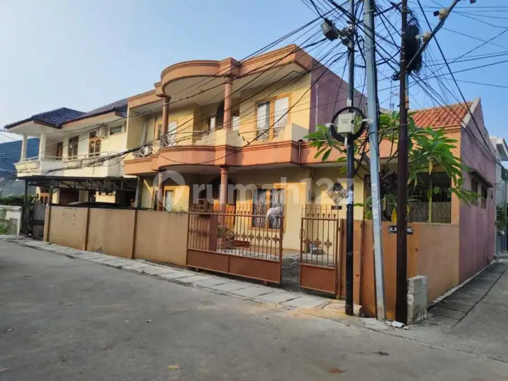 Turun Harga Rumah Hook SHM siap huni lebar 15 meter Luas 200 meter dekat Kantor Lurah Kelapa Gading di komplek perumahan kelapa gading