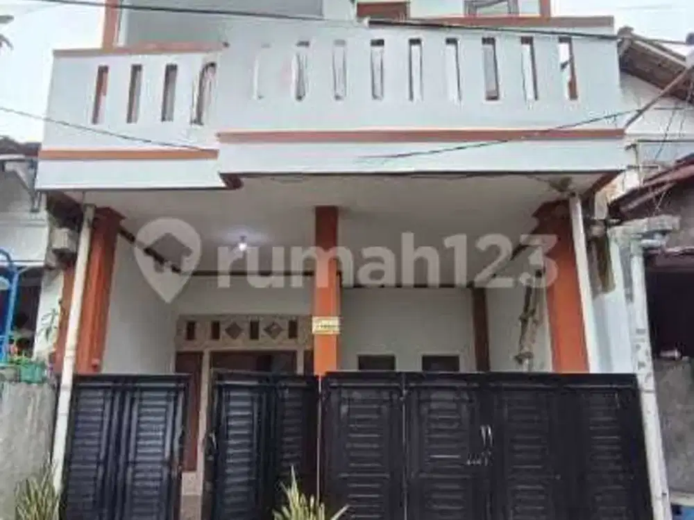Rumah Dibawah Harga Pasar 2 Lantai Bagus Dekat Mesjid