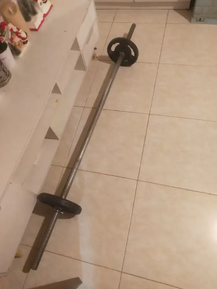 Alat barbel  untuk otot