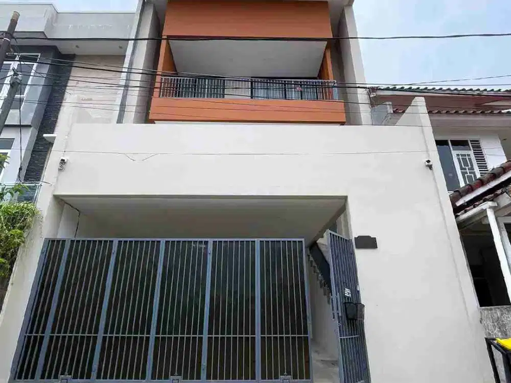 (TURUN HARGA) RUMAH MODERN TROPICAL KOMPLEK ELITE PULOMAS - JAKARTA TIMUR