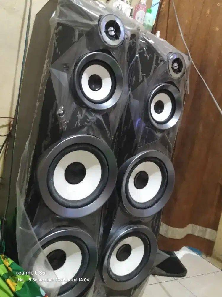 Dijual speaker bluetooth Polytron bekas rasa baru..