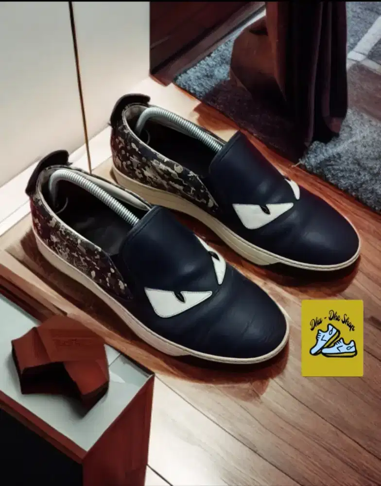 Sepatu Slip on Fendi Monster size 41-42 original itali mewah