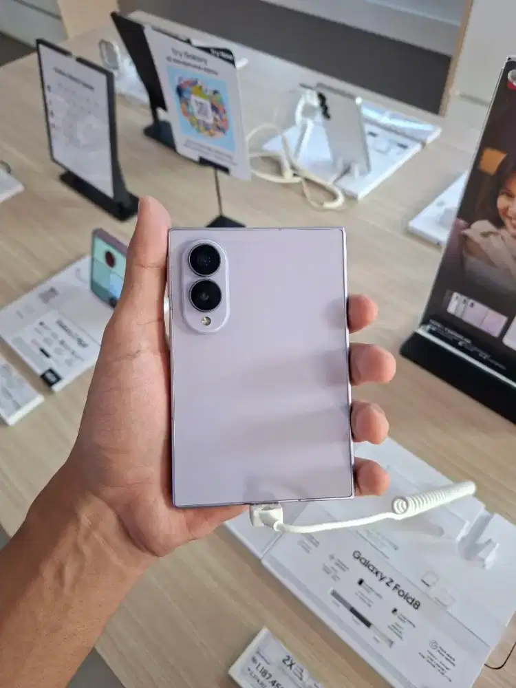 NEW SAMSUNG GALAXY Z FOLD8