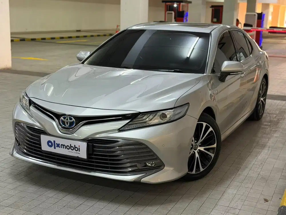 DP RENDAH - Toyota Camry 2.5 Hybrid-AT 2019