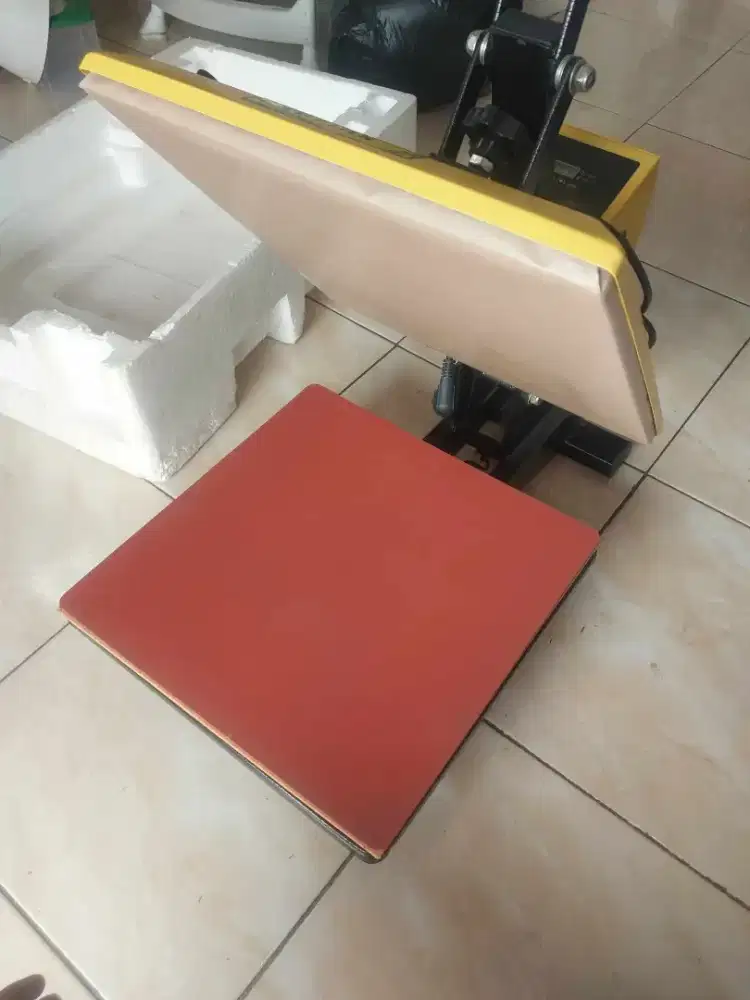 Lowongan kerja pria usia maximal 27th memahami mesin press kaos/jersey