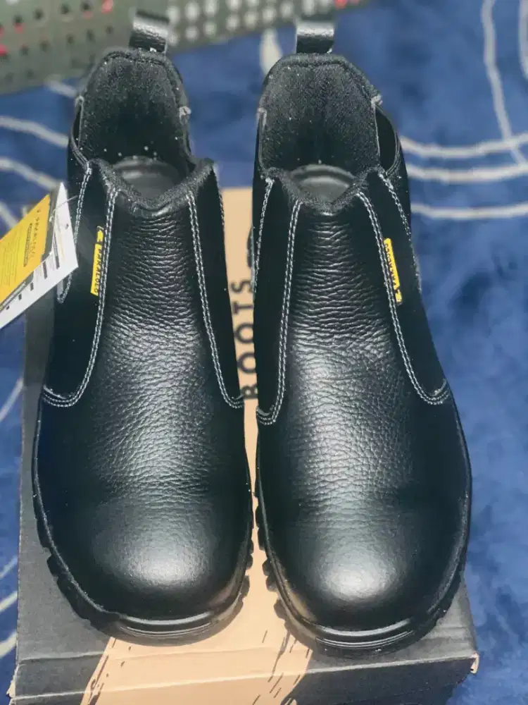 Sepatu pakalolo