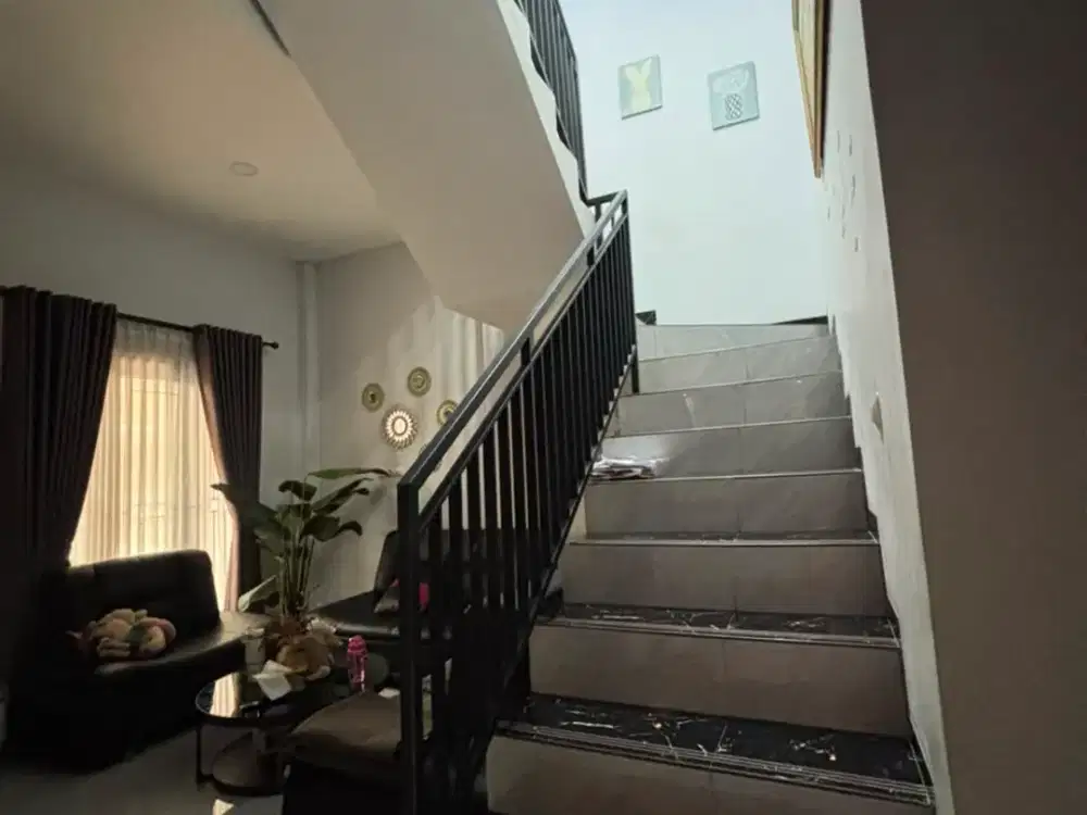 Di Jual Secara Cepat! Rumah 2 Lantai 3Kt di Perumahan Metland Ujung Menteng, Jakarta Timur | 011