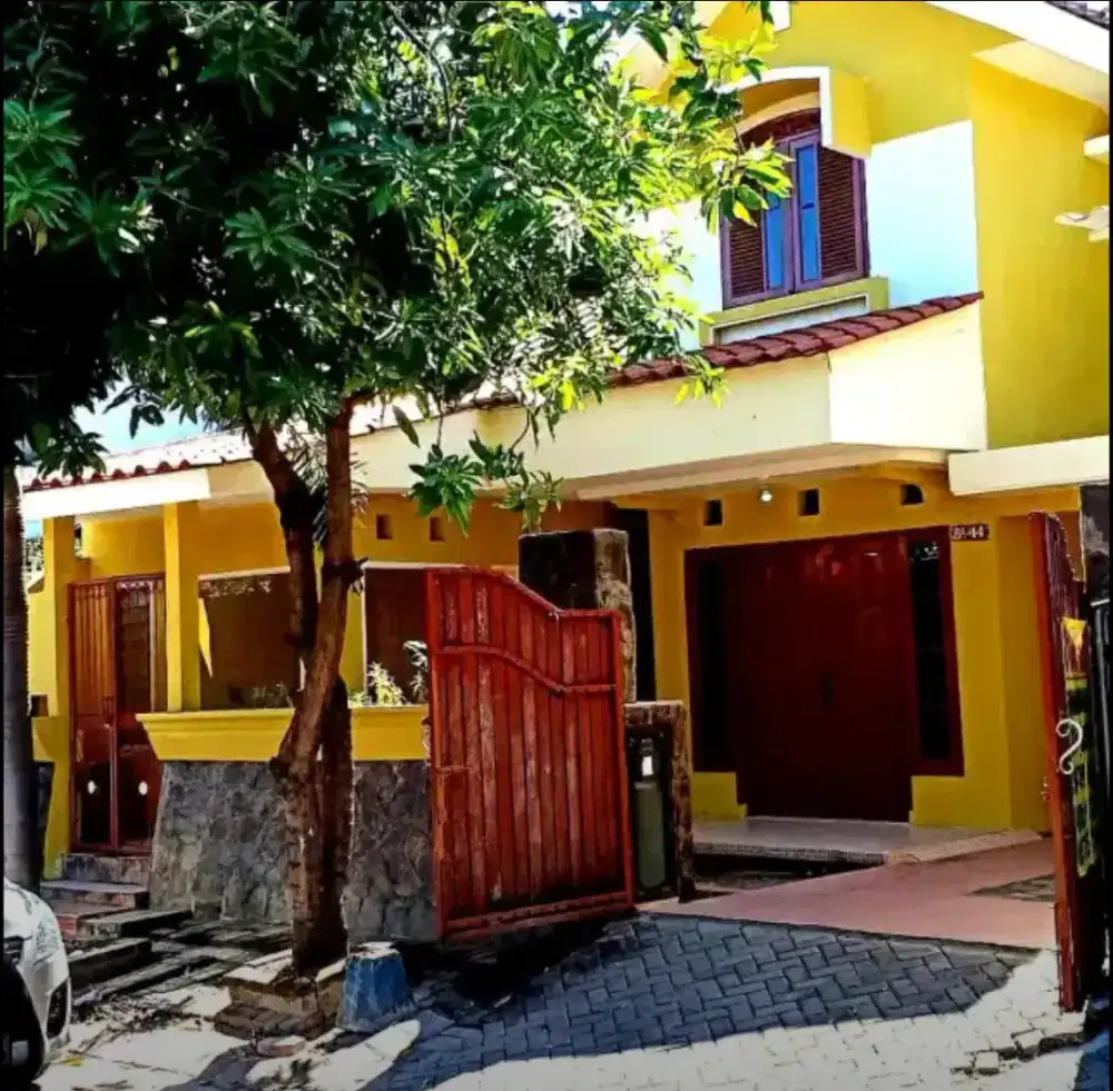 DISEWAKAN MURAH RUMAH BESAR CLUSTER TMN PARIS PURI SURYA JAYA GEDANGAN
