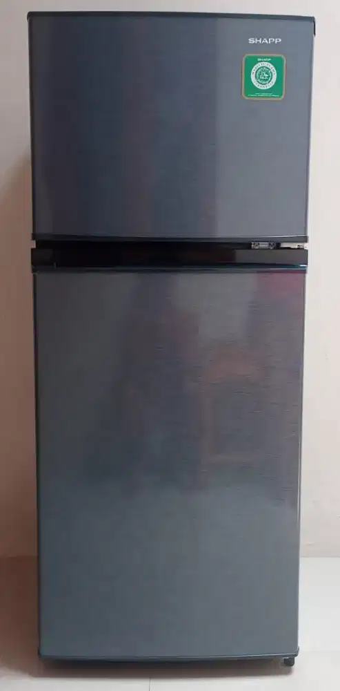 Kulkas merek Sharp, ukuran 2 pintu