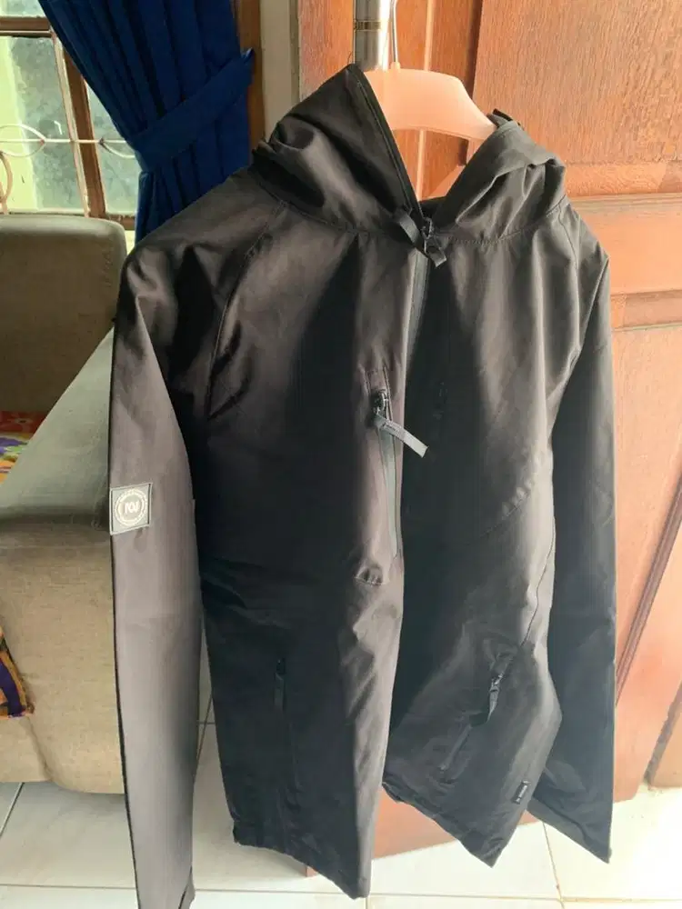 Jaket gorpcore Troublemaker original