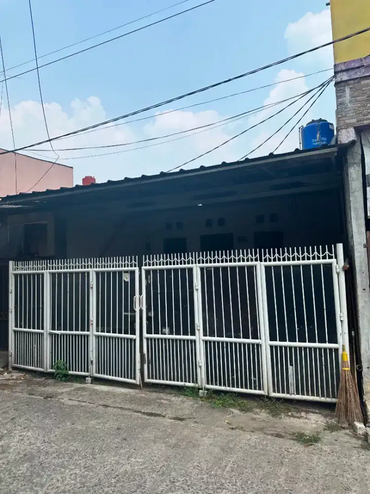 Disewakan rumah puri pamulang, jalan flamboyan 3, blok G3 no12