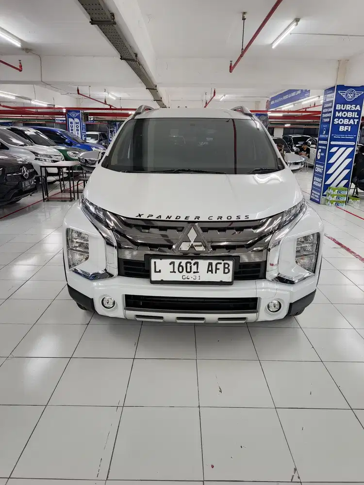Xpander Cross Premium Package 2021 Automatic hitam LOW KM istimewa