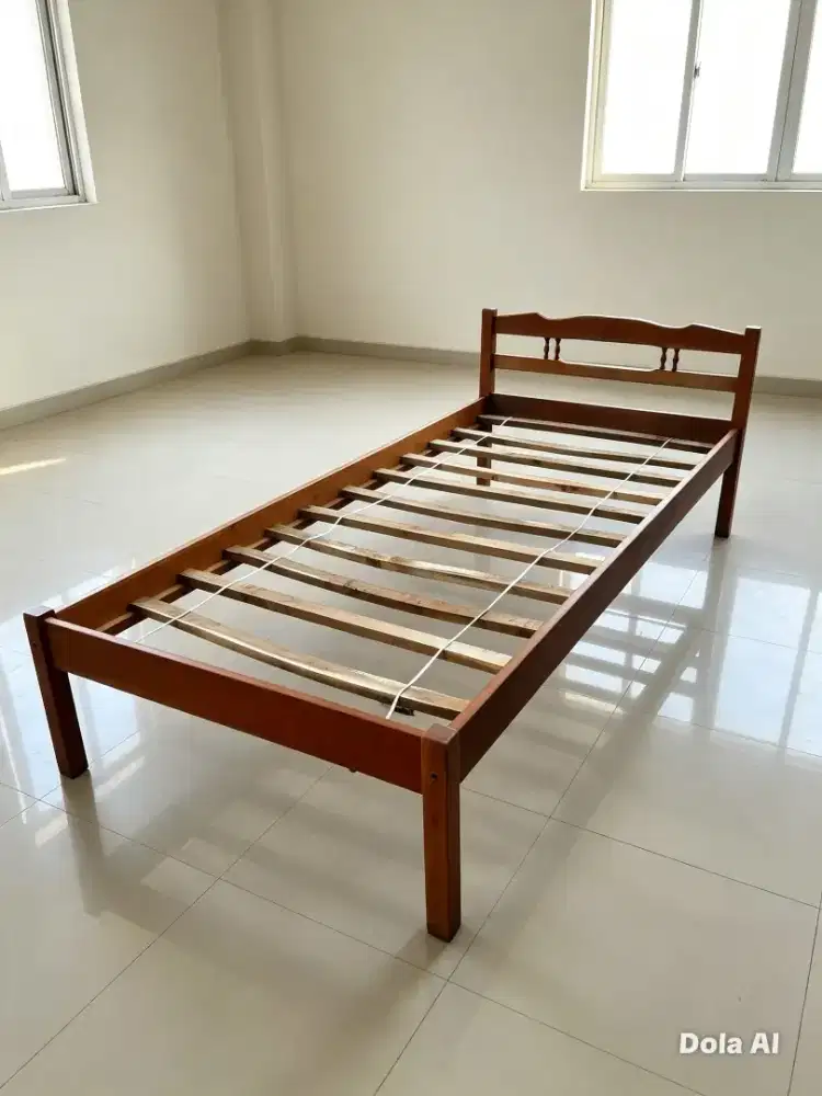 Dipan kayu solid No. 4 ukuran 90x200