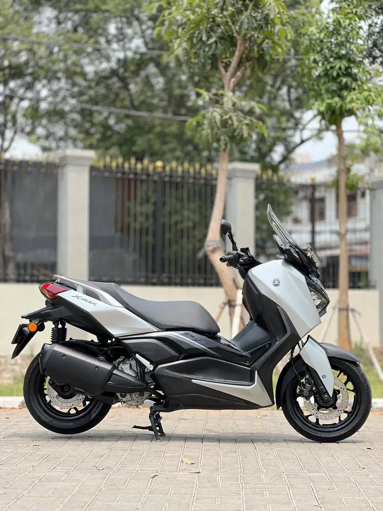 YAMAHA NEW XMAX 250 ABS CONNECTED 2025 SILVER KM LOW LIKE NEW