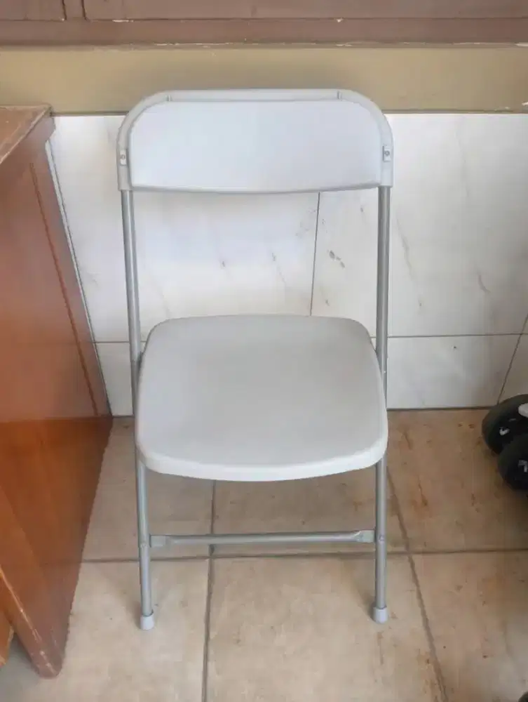 Kursi Chittose lipat Warna Abu Putih
