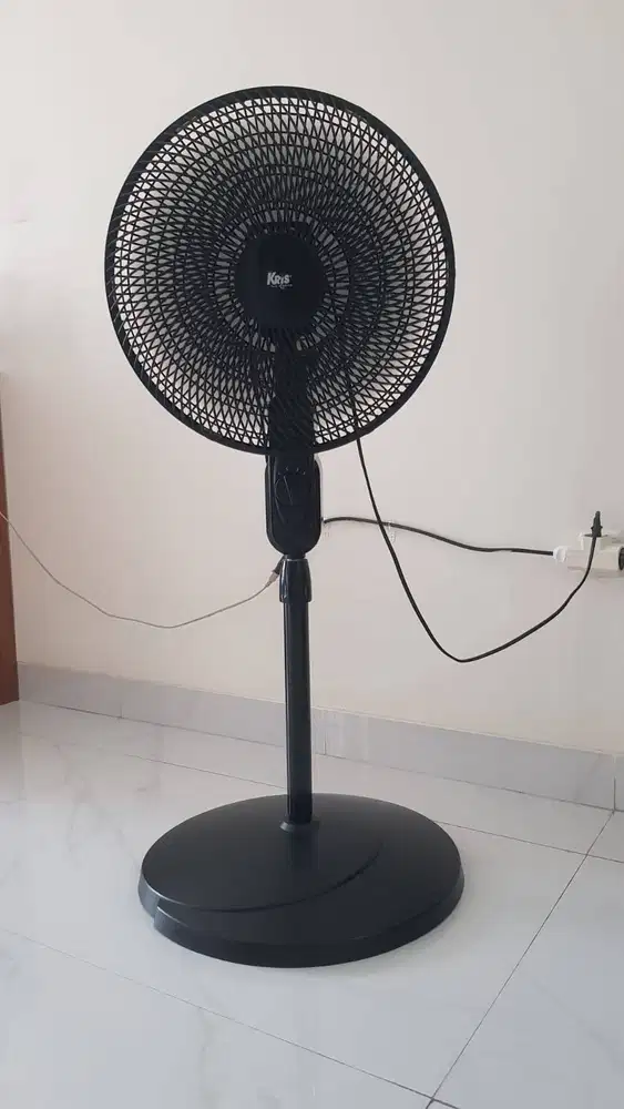 Kipas Kris Hitam