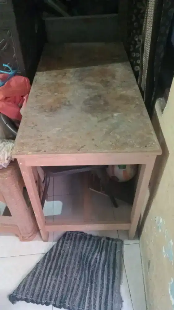 Meja kayu masih bagus