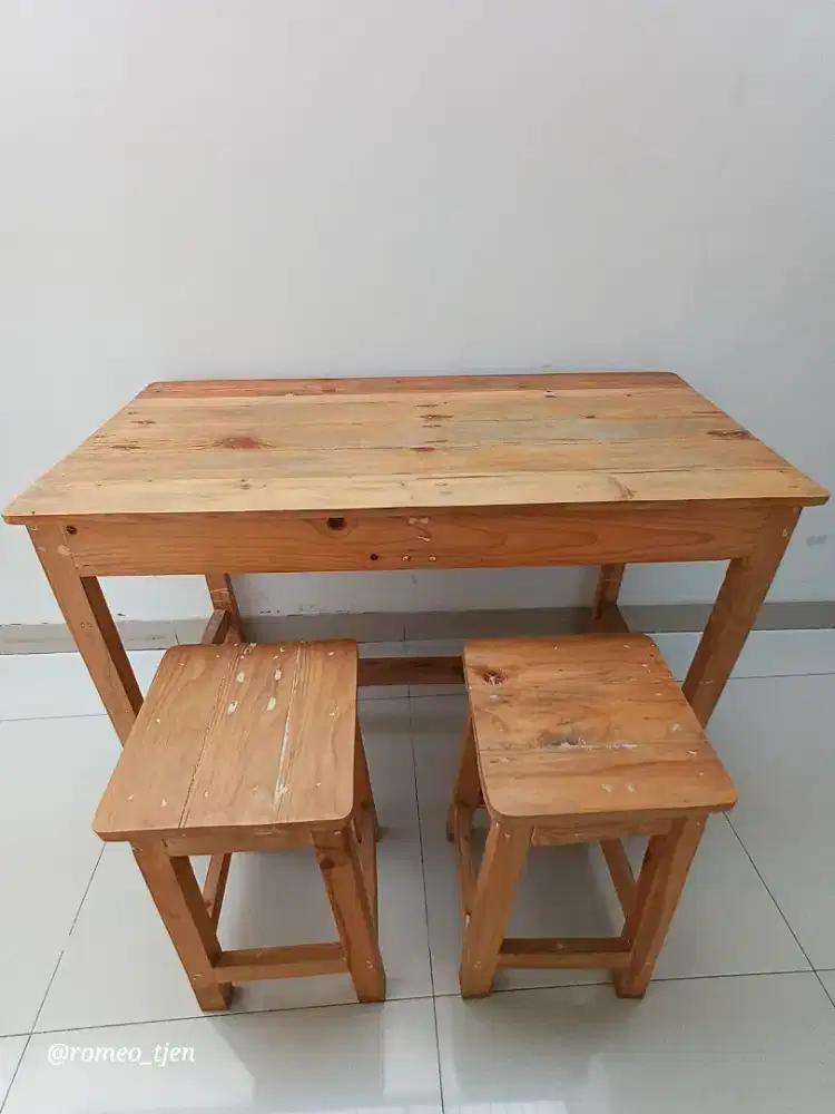 Meja + bangku makan kayu