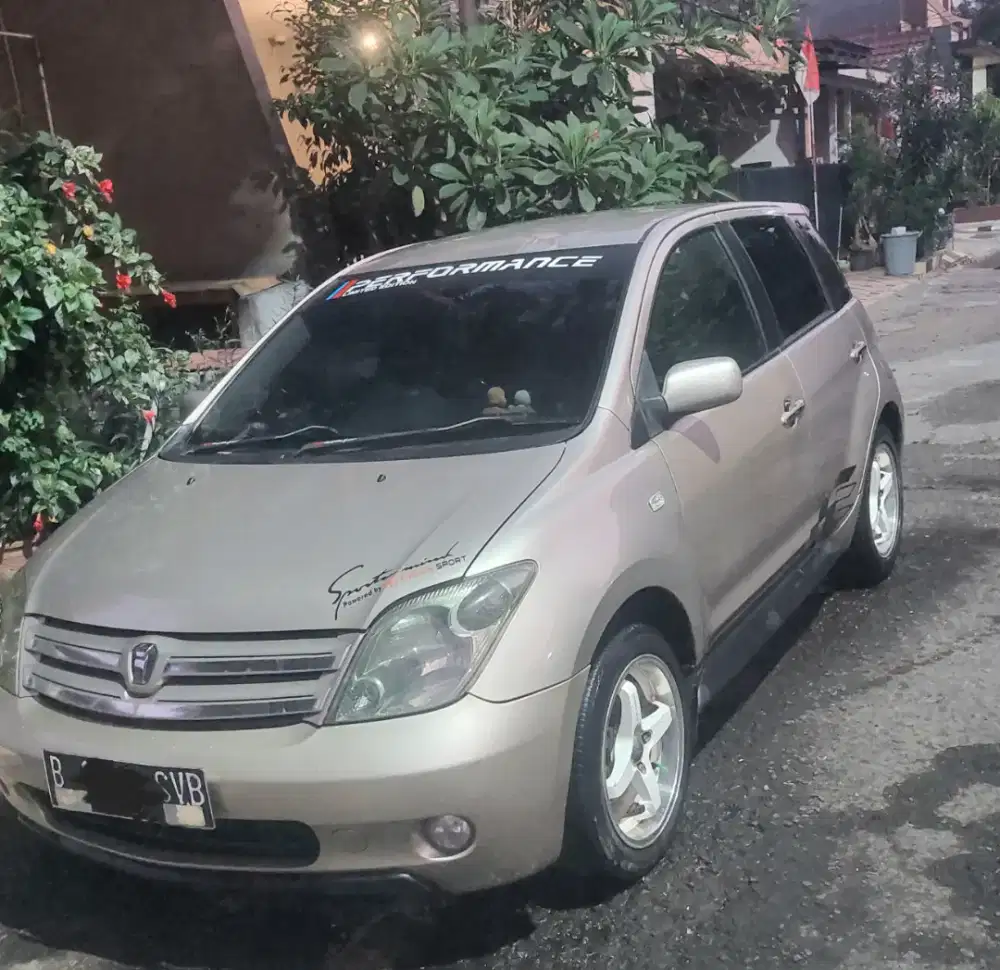 Toyota ist Tahun 2003 automatic