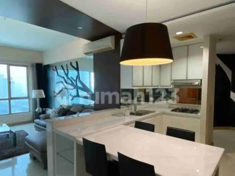 Dijual Apartemen Tower D - Private Lift, Full Furnish, Akses Langsung Pakuwon Mall