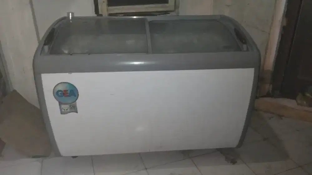 Jual cepat freezer sliding GEA ex resto