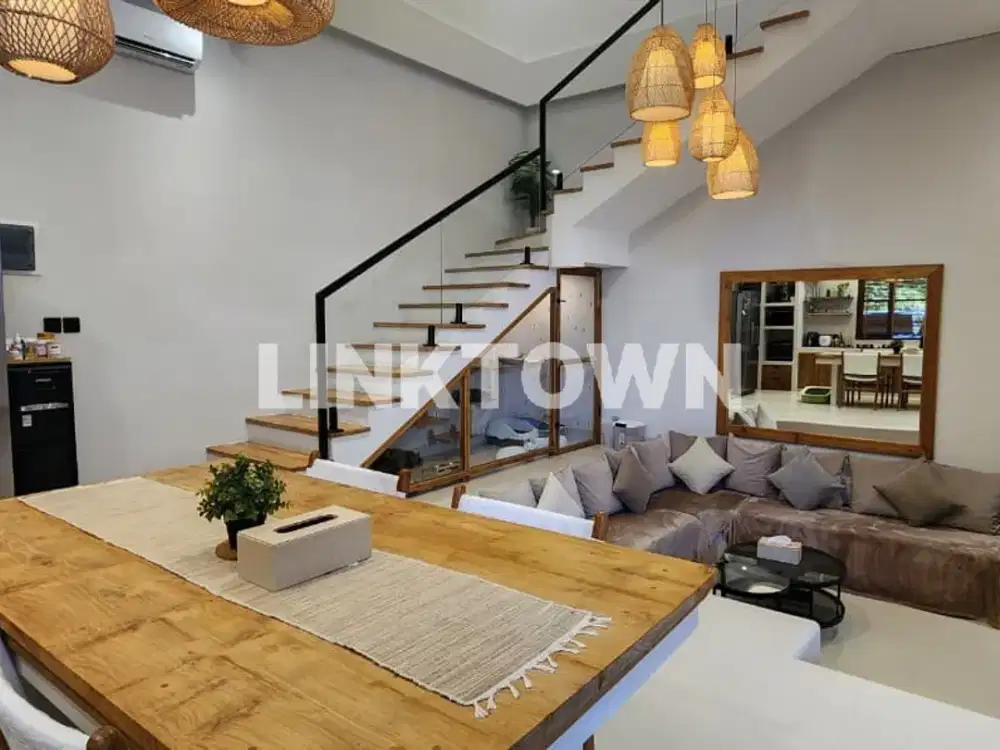 Modern Mediterranean Villa for sale in Taman Mumbul.