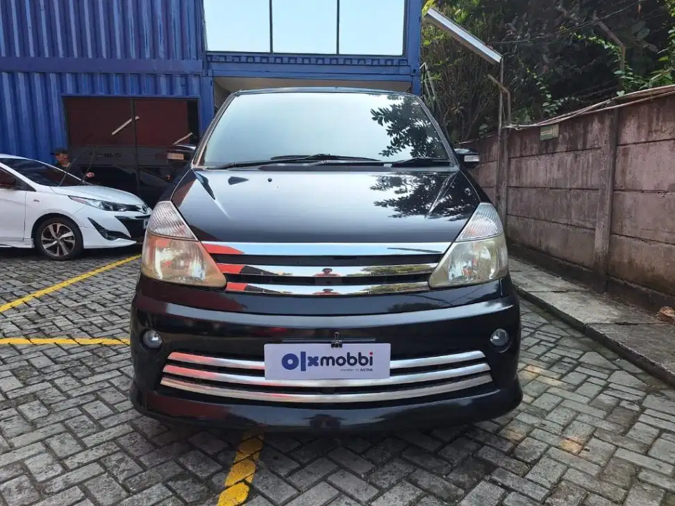 DP MURAH Nissan Serena 2.0 Highway Star Bensin-AT 2010  CZURB