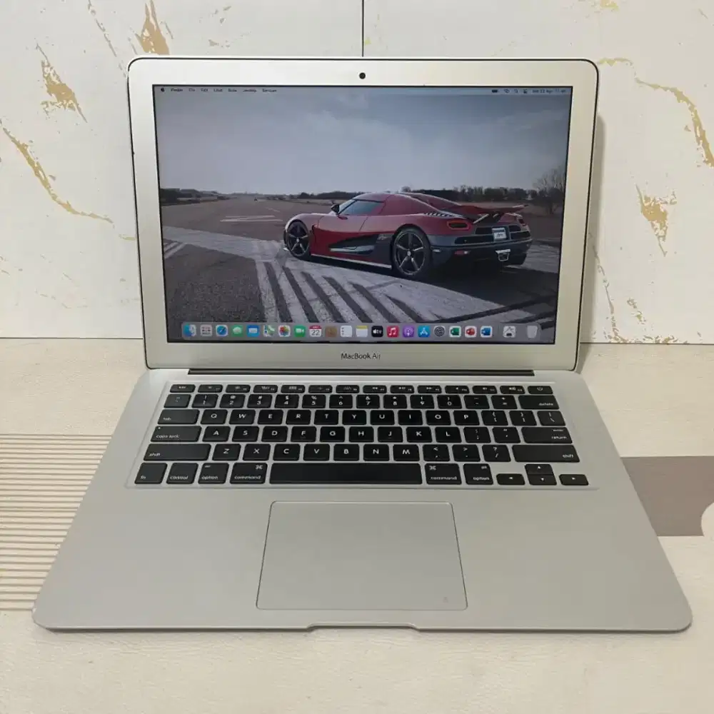 Macbook Air 13-inch, Early 2014 -Intel Core i5 -4GB -SSD 128GB -MULUS