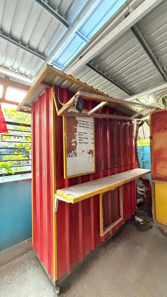 Gerobak bekas jualan Nakula Tahu