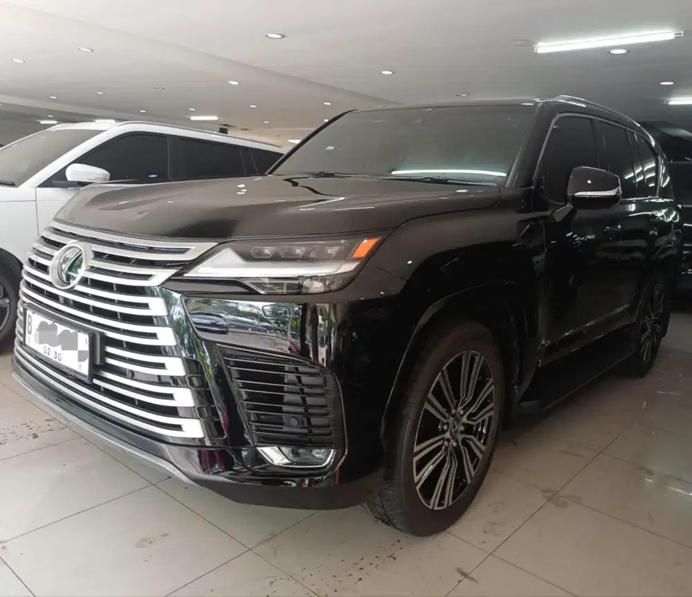 Only 1k kilometer Lexus LX600 7 seater 2024 reg 2025