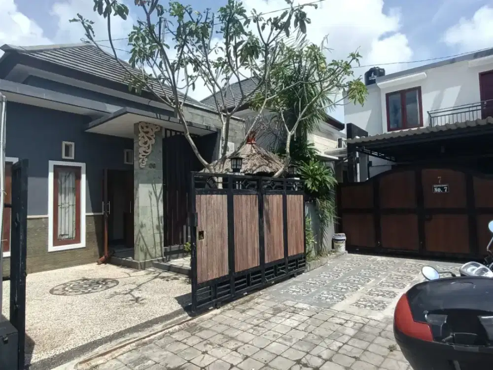 Rumah Modern Minimalis di Area Taman Griya Jimbaran Fasilitas Lengkap