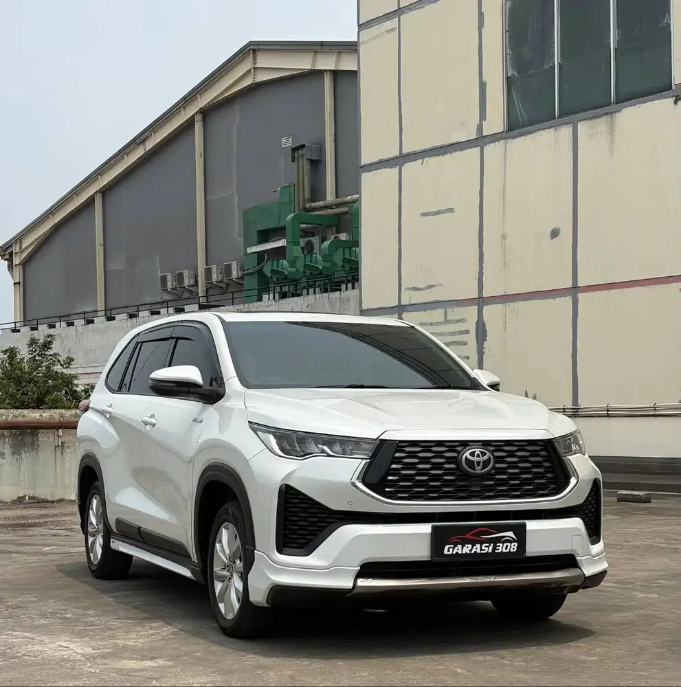 Toyota Kijang Innova Zenix V Hybrid Modelista 2023 Pakai 2024 KM 17 RB