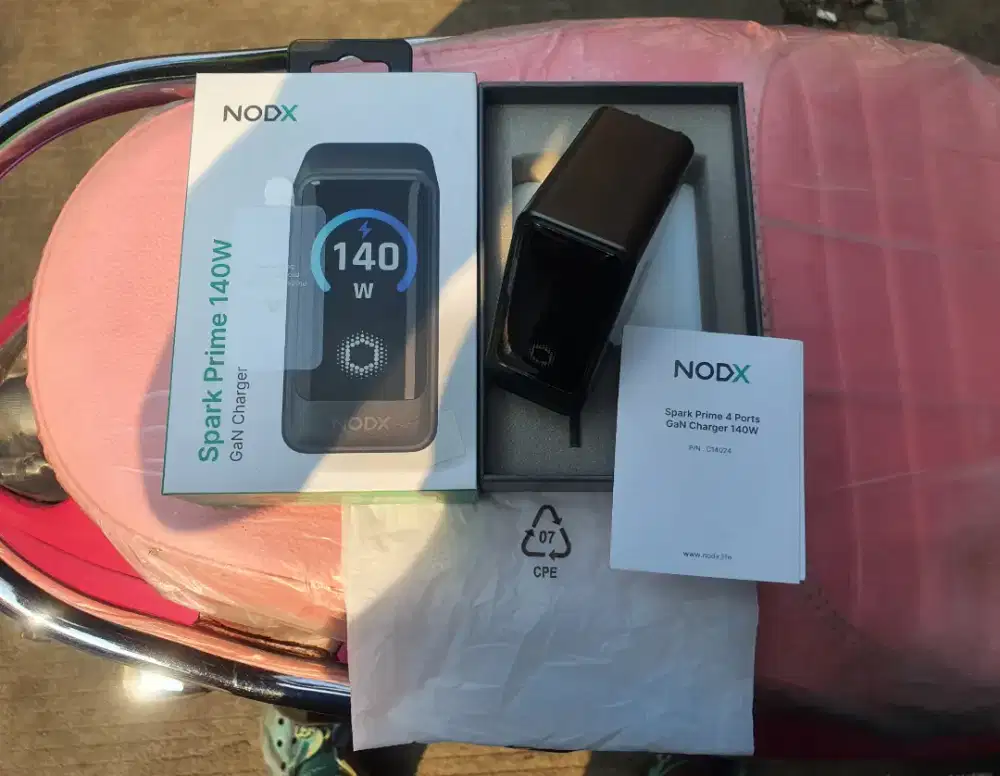 Charger NODX Spark Prime 140W Smart Display Charger