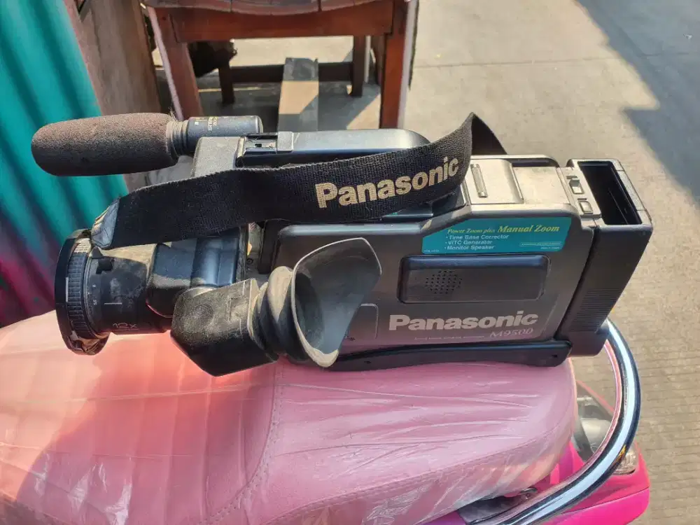 Handycam panasonic m9500 (JADUL) (BACA DESKRIPSI)