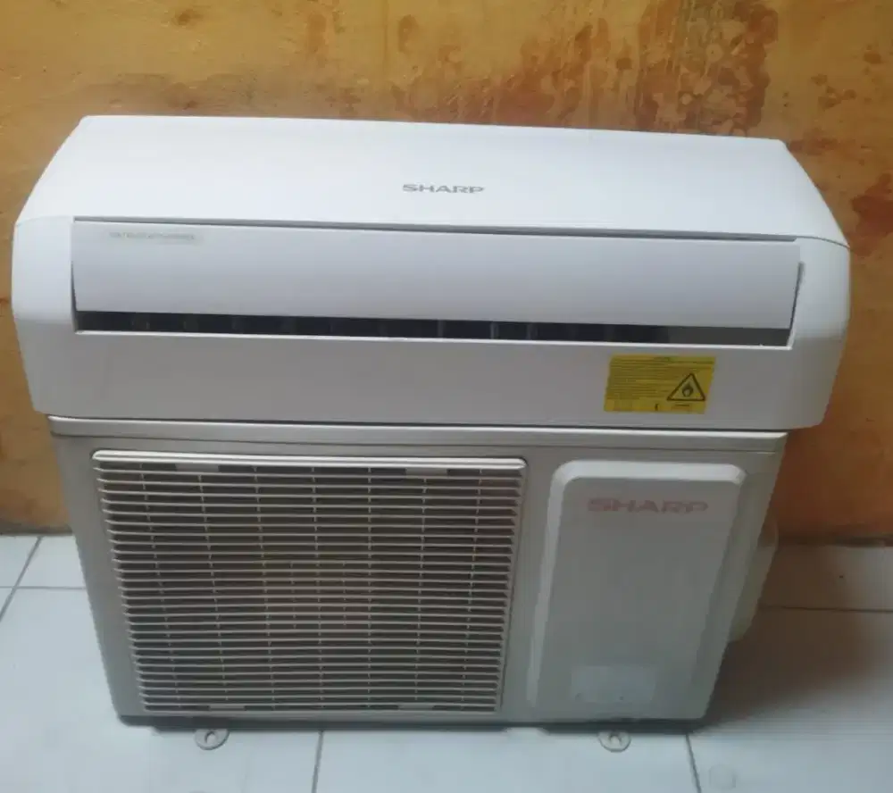 AC Sharp ucy 1/2 pk R32 dingin