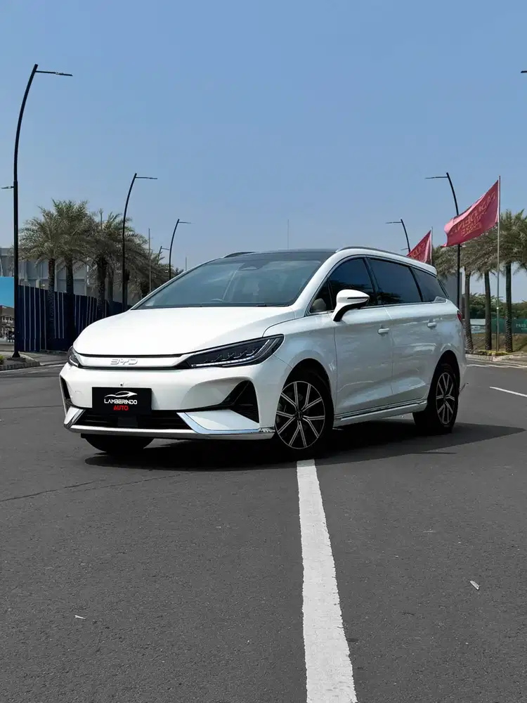 BYD M6 SUPERIOR EV 2024 LISTRIK 3 ROWS LOW ODO PUTIH