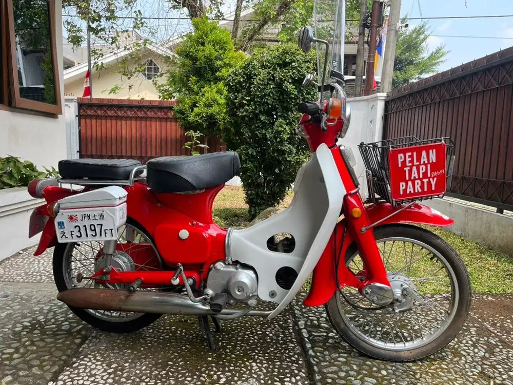 DIJUAL HONDA C70 pispot TAHUN 1975