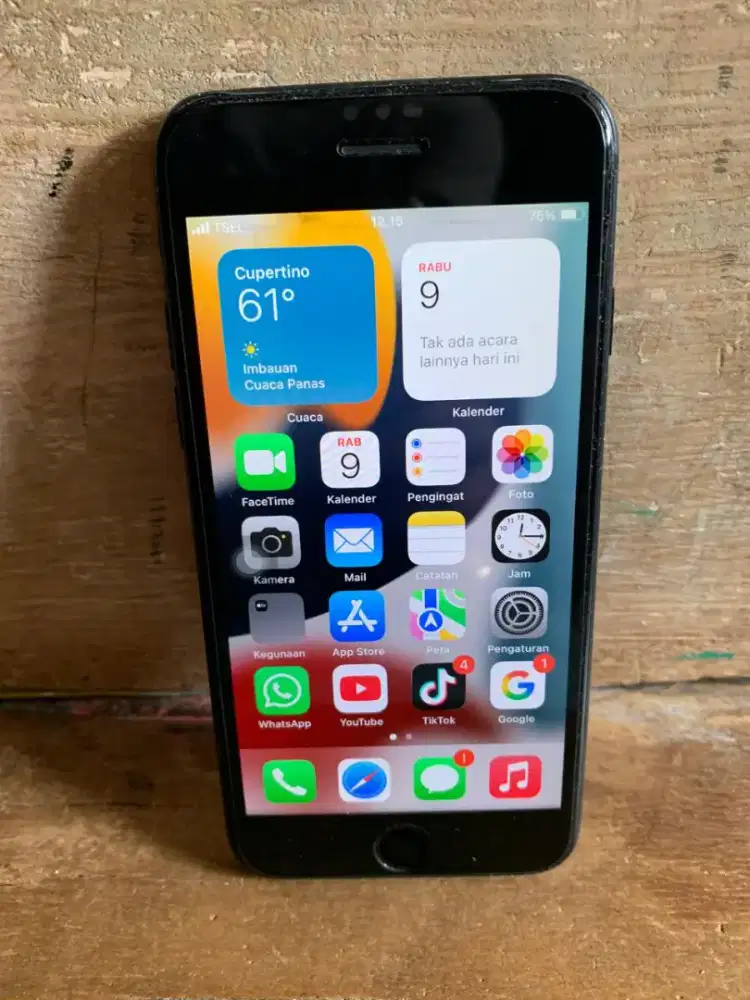 Dijual Cepat Hp Iphone 7 jet black 128Gb baypass premium