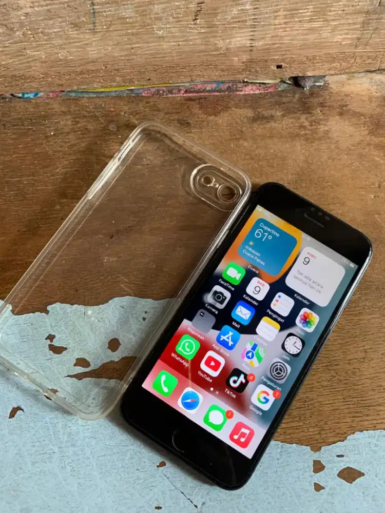Dijual Cepat Hp iphone 7 jet black 128Gb baypass premium