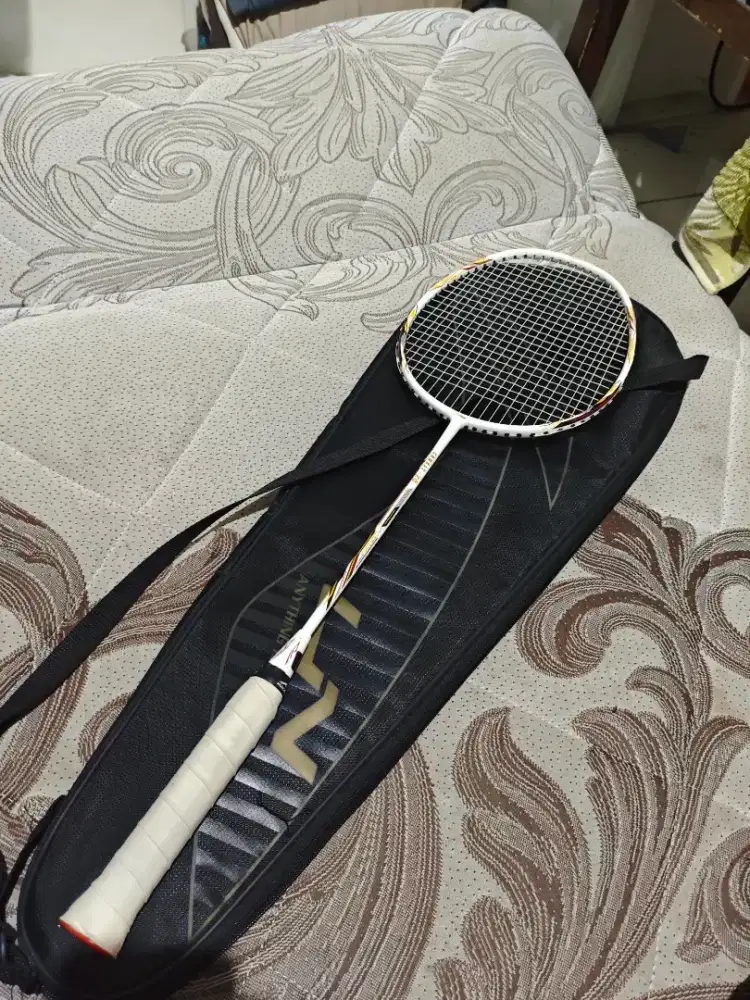 Raket Badminton Lining Combat Z8 Power 80gr G6 White Gold Red