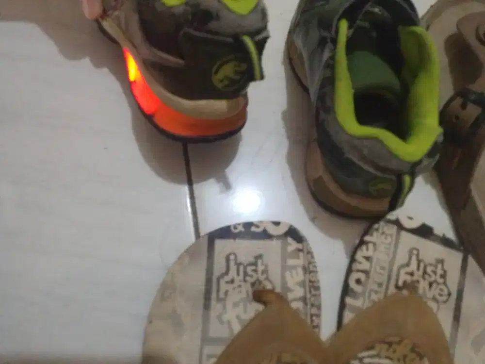 Sepatu dan sendal anak balita dan anak SD sendal jepit