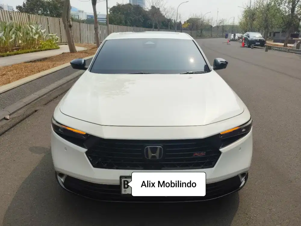 HONDA ACCORD 2.0 RS HEV Putih Nik 2024