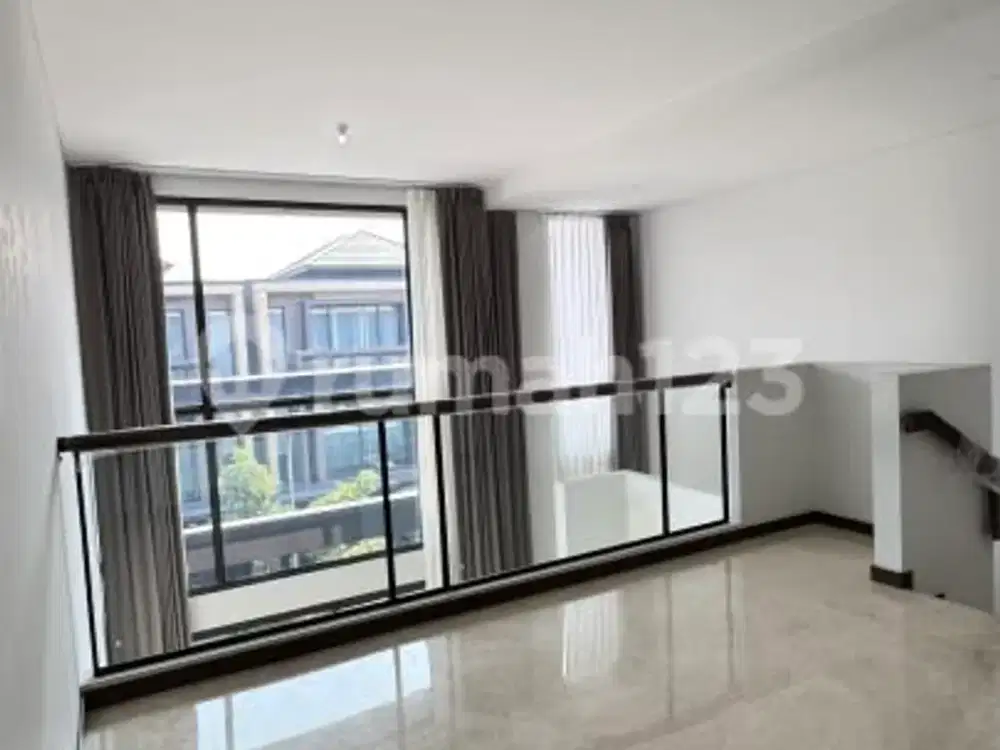 Brand New House Ada Lift Lebar 10 di Zora BSD City