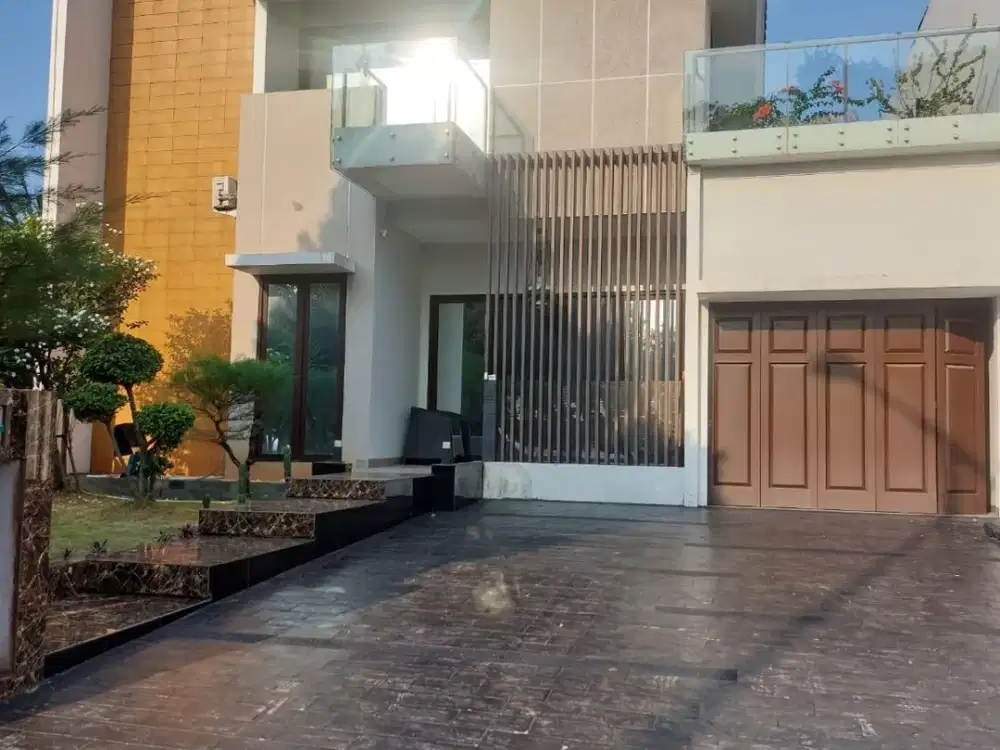 Di sewakan rumah full furnished  2 lantai  bagus  dan mewah di cluster asia tropis harapan indah bekasi barat