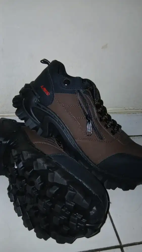 SEPATU SAFETY JOGER